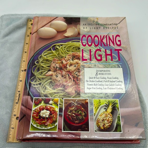 Cooking Light-Incorporating 8 Books In One—1995 Copyright Landoll-576 Pages - Picture 1 of 10